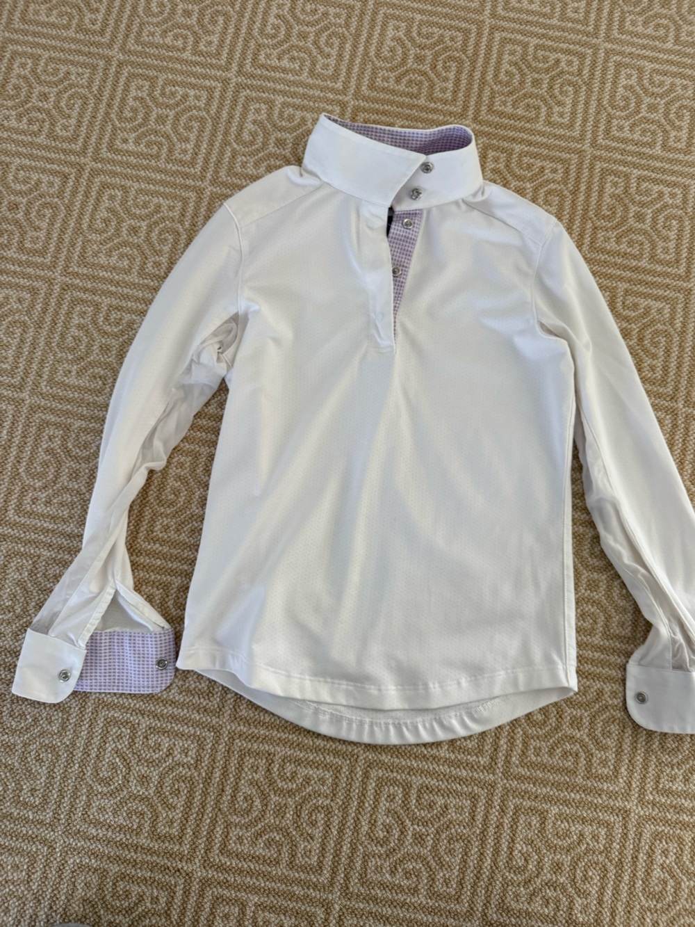 Essex Beacon Hill Girls' White show shirt. Size small - Picture 2 of 2